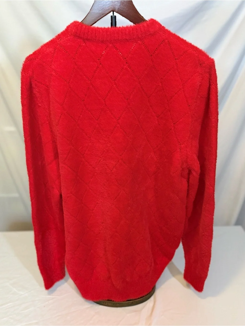 George V Paris Red Crewneck Fuzzy Sweater with Black Logo Men’s XL (MM24)